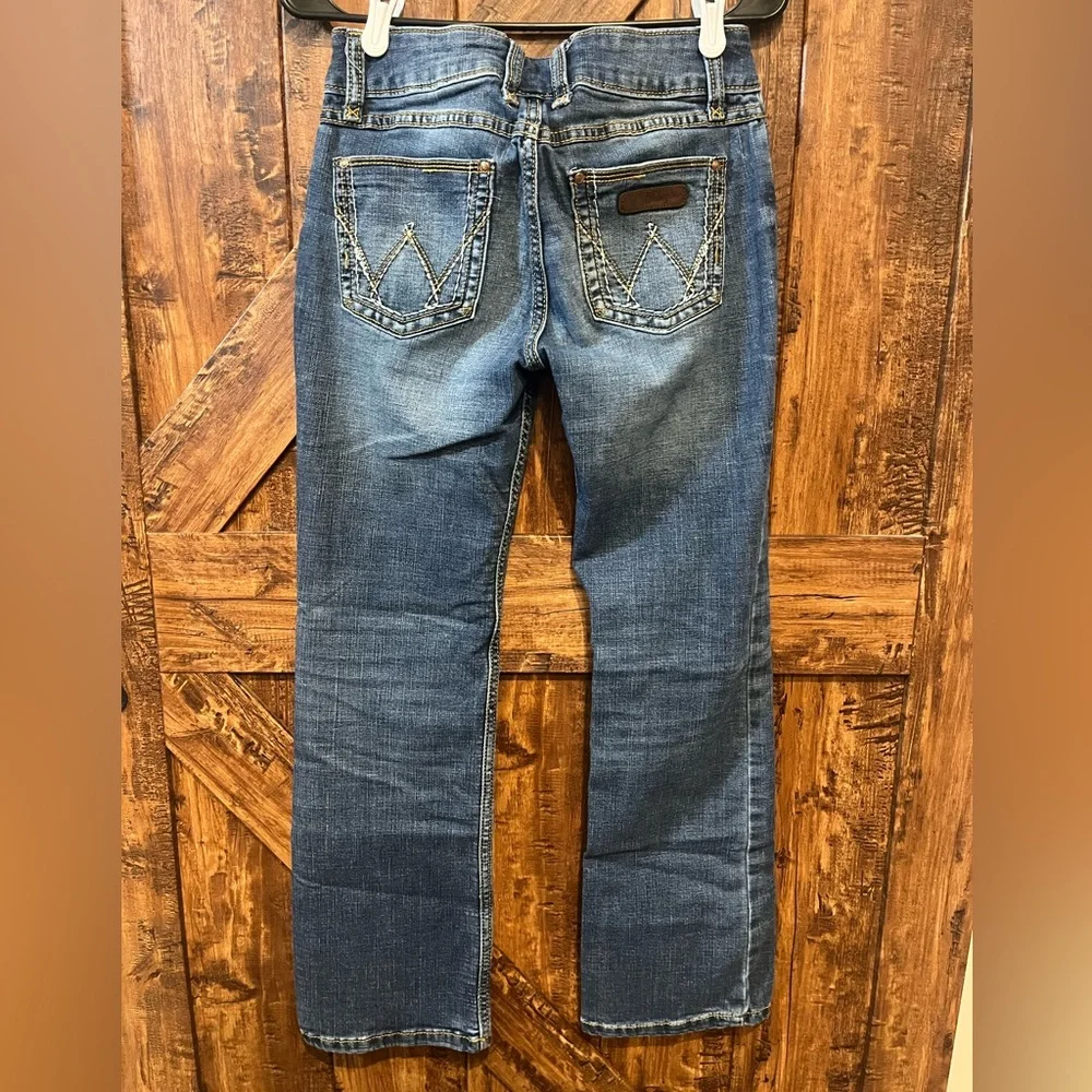 Wrangler women's blue denim‎ boot cut jeans size 5 EUC